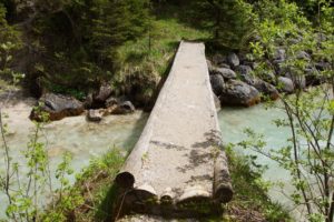 Alleine sind die ersten Schritte schwierig bei Angststörungen